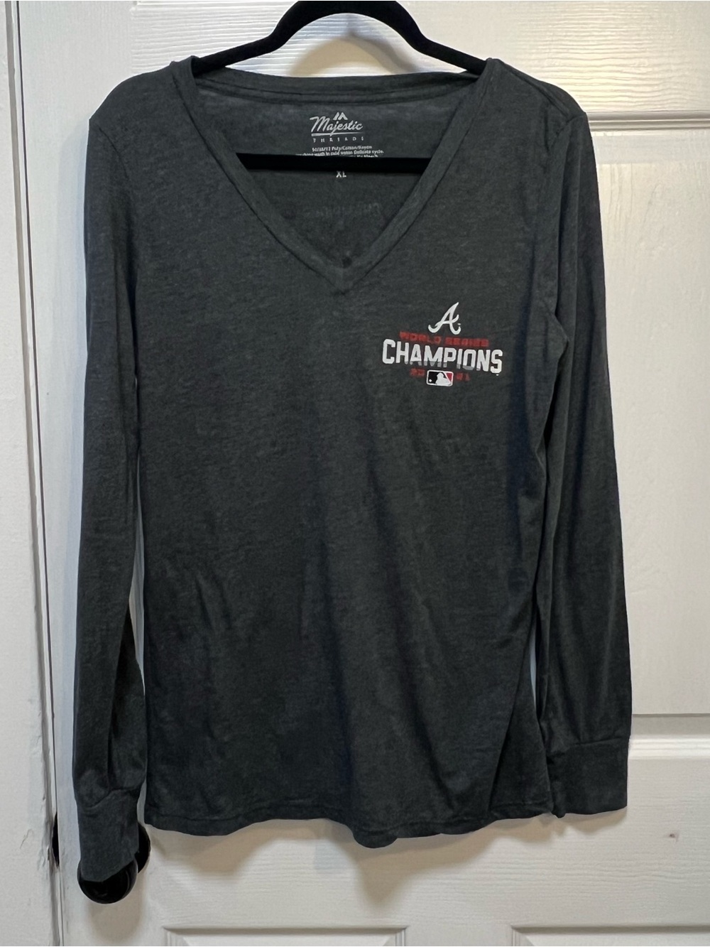 Majestic Atlanta Braves 2021 Dark Gray Long-Sleeve V-Neck Champions Tee XL